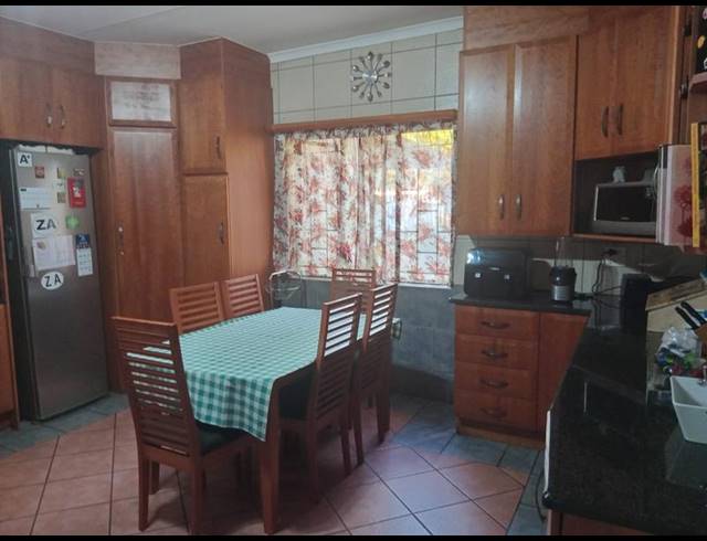 4 BEDROOM HOUSE FOR SALE IN WIERDA PARK